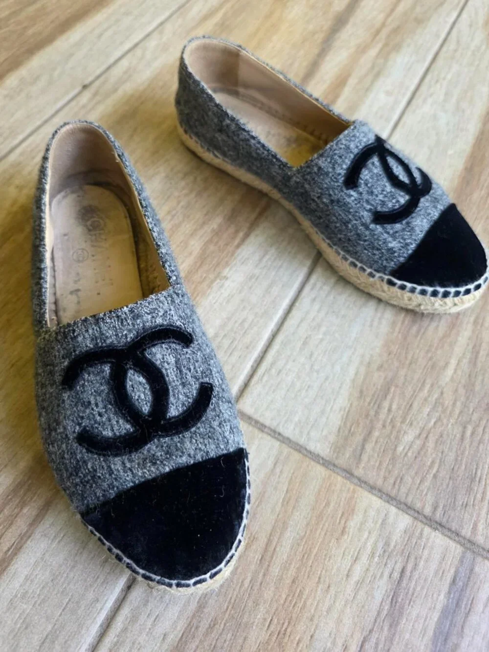 CHANEL Grey Espadrilles CC Black Velvet Grey Tweed Shoe Eur. 37